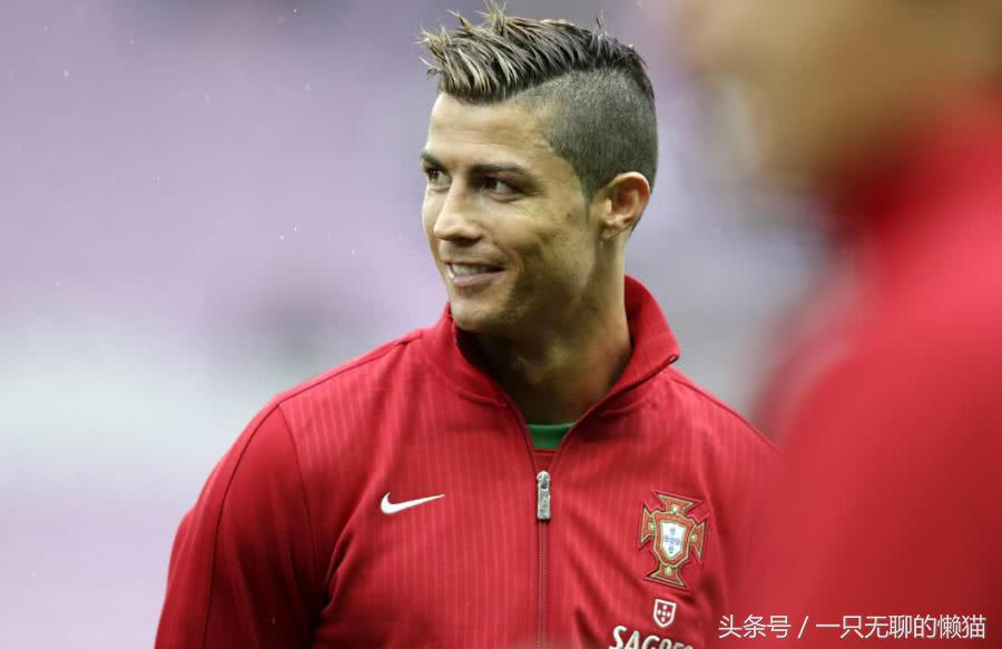 c罗一场比赛两电梯球,如何踢出c罗的电梯球