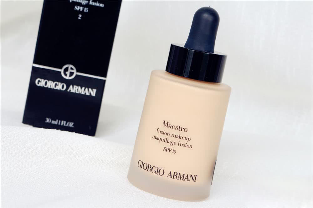 明星都是用的什么遮瑕粉底,明星用的粉底不脱妆不掉妆