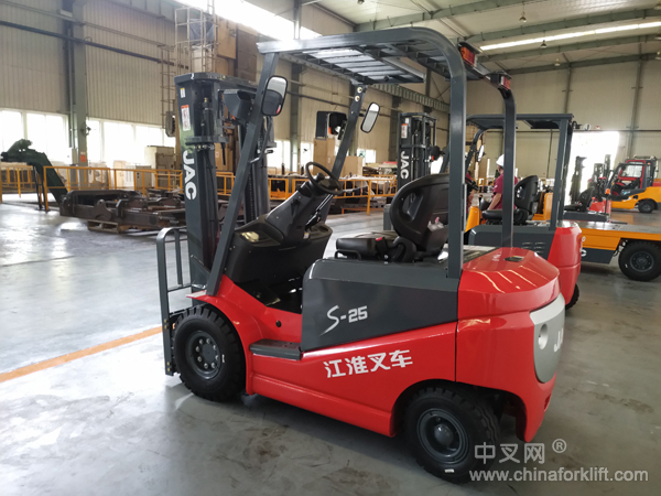 江淮叉车厂家直销电话号码,江淮叉车新款10吨