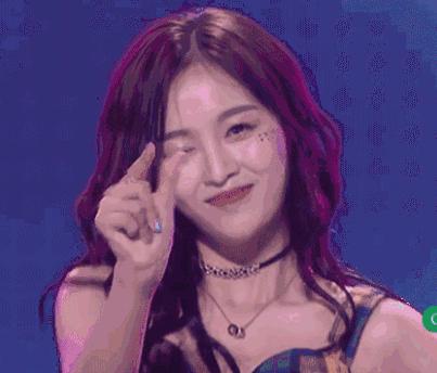 学会101小姐姐的亮片妆，稳站PARTYC位！