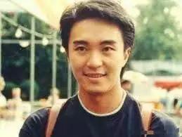 周星驰身患孤独绝症,憔悴老态:我让全世界笑过,岁月却没饶过我