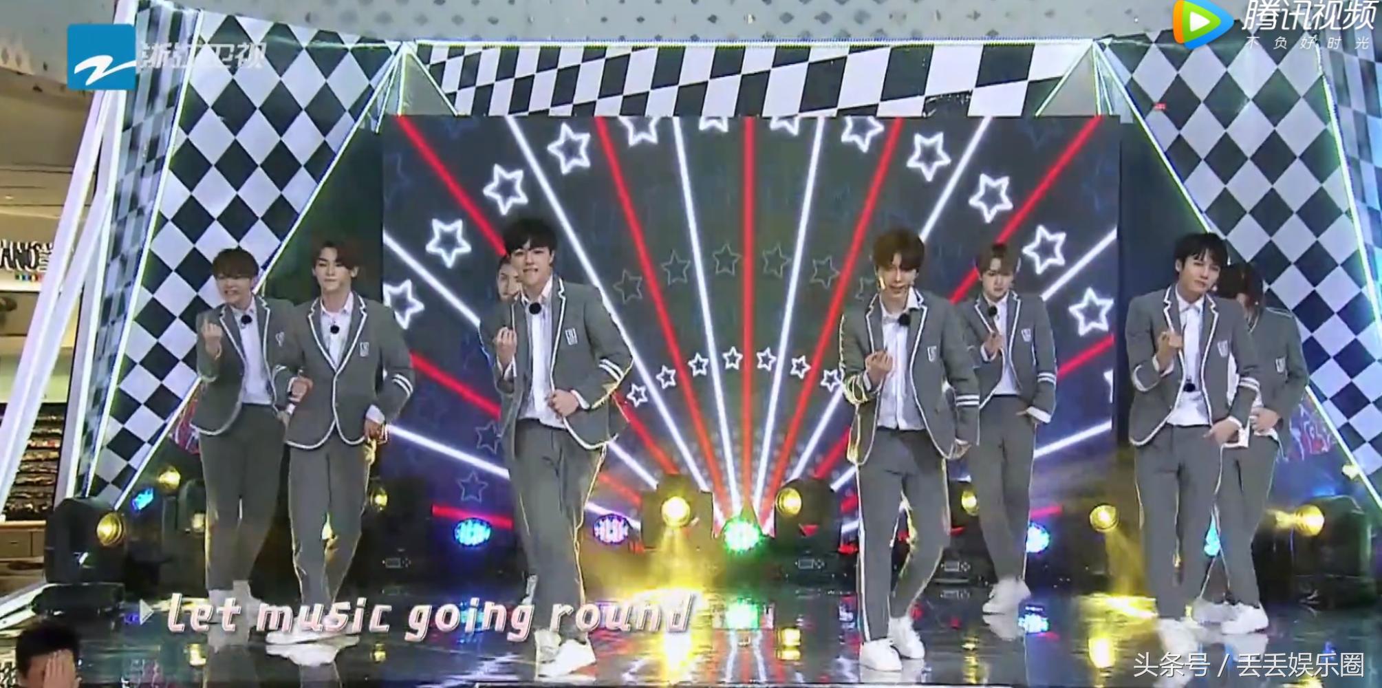 李晨跳舞整段垮掉，尴尬的躺地上，谁注意到鹿晗在干嘛？真会玩