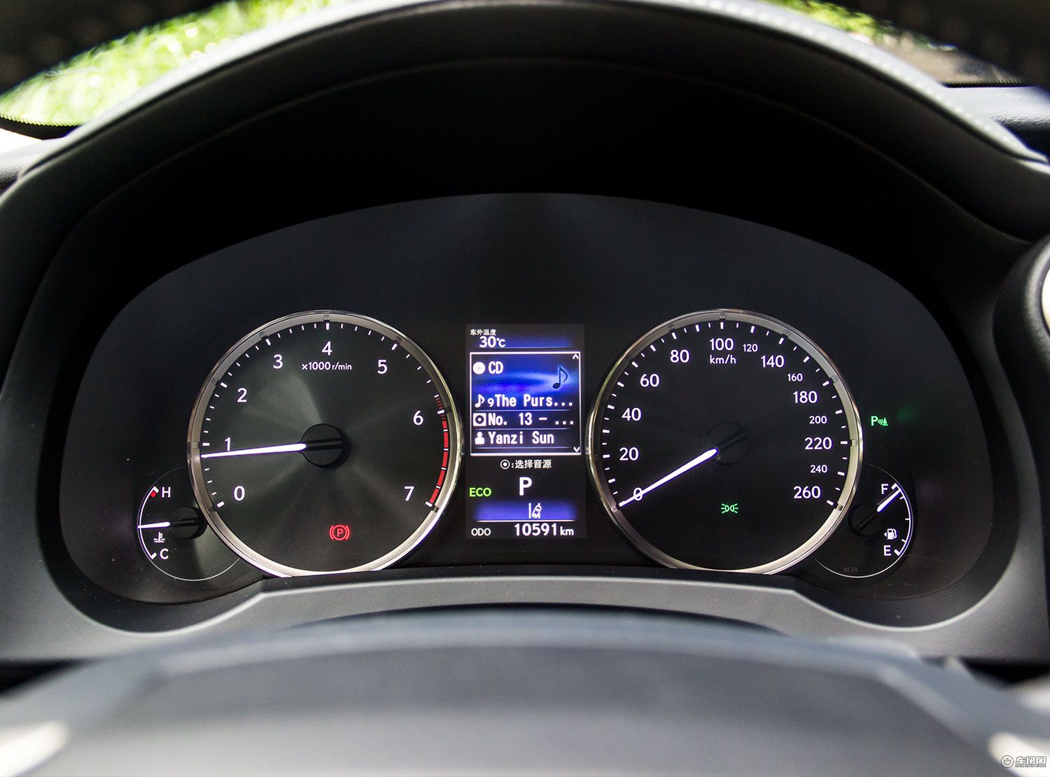 这款高颜值轿车不只男人喜欢女孩看了也瞬间心动实拍雷克萨斯IS