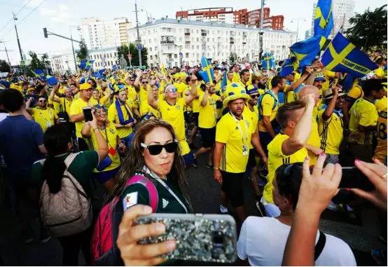 中国第一次进世界杯球迷有多疯狂,中国进入世界杯球迷有多疯狂