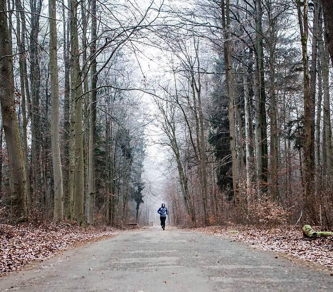 跑步小腿疼是什么原因引起的,跑步第二天小腿肚子疼是怎么回事
