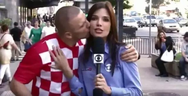 世界杯被吻的中国女记者叫什么,世界杯被亲吻的女记者是谁