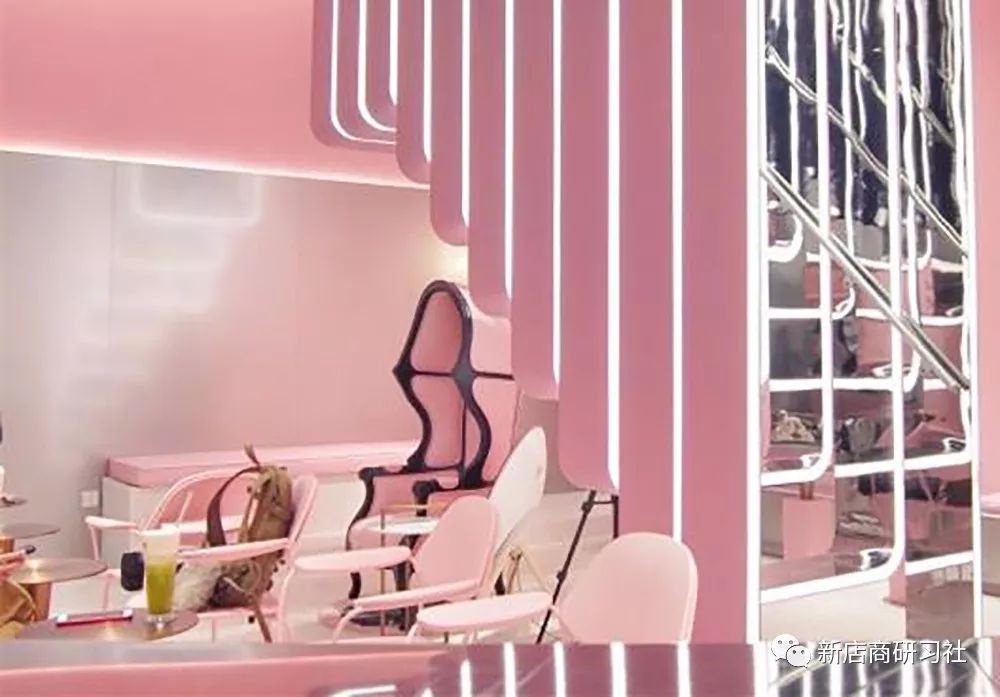 趣闻｜跨界、排队、限量……网红店跑赢市场的法则都有哪些……？