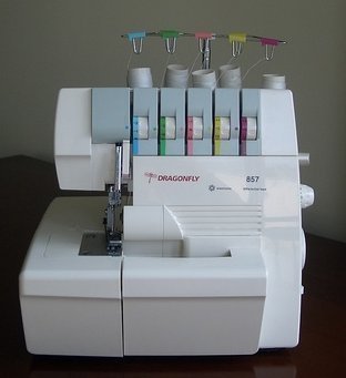 如何选一台适合自己的缝纫机,新手买缝纫机是脚踏好还是电机好