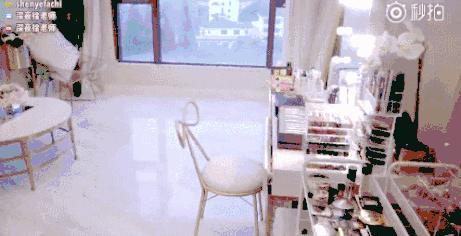 张辛苑用的化妆品,张辛苑化妆台图片