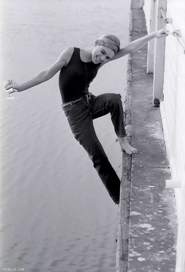 安迪沃霍尔的女友,安迪沃霍尔和鲍勃迪伦