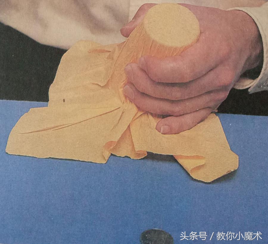 玻璃杯的小魔术,简单小魔术教学6-12岁硬币消失术