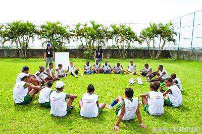 巴西足球世界杯最多的球员,足球巴西队拿了几个世界冠军