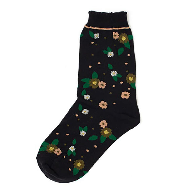 夏天露腿穿袜子好还是不穿显腿长,别再露脚踝了秋天露袜才是真时髦