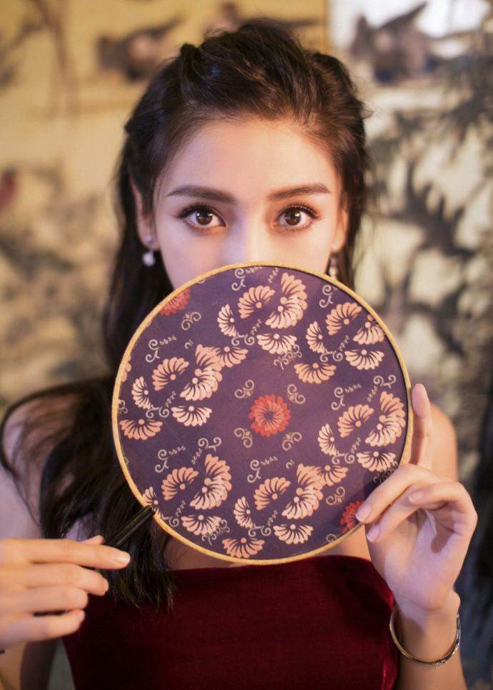 angelababyeliesaab粉色礼服,angelababy奔跑吧造型合集