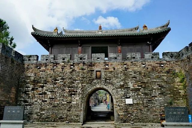 不输马尔代夫！广州及周边这14个绝美的度假海滩，夏天浪起来！