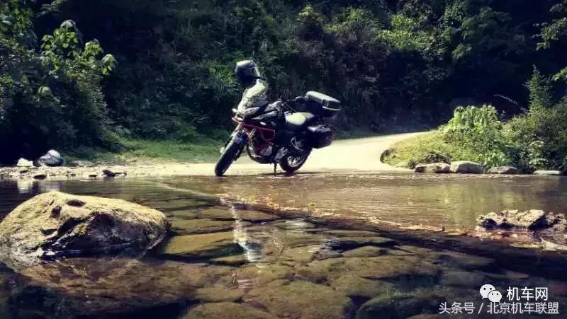 鎽╁弸鍏矾涓婂睍绀烘懇鎵樿溅甯呮皵鍗佽冻,鎽╁弸楠戣缇庢櫙瑙嗛