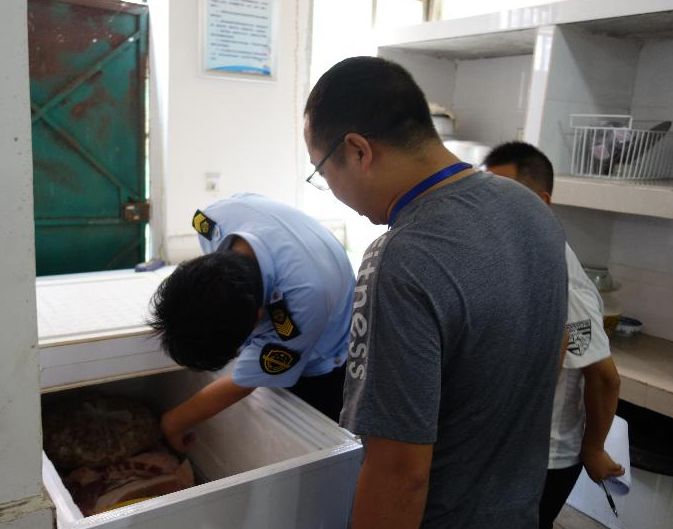 护校安园工作开展情况及工作成效,我区召开护校安园专项行动推进会