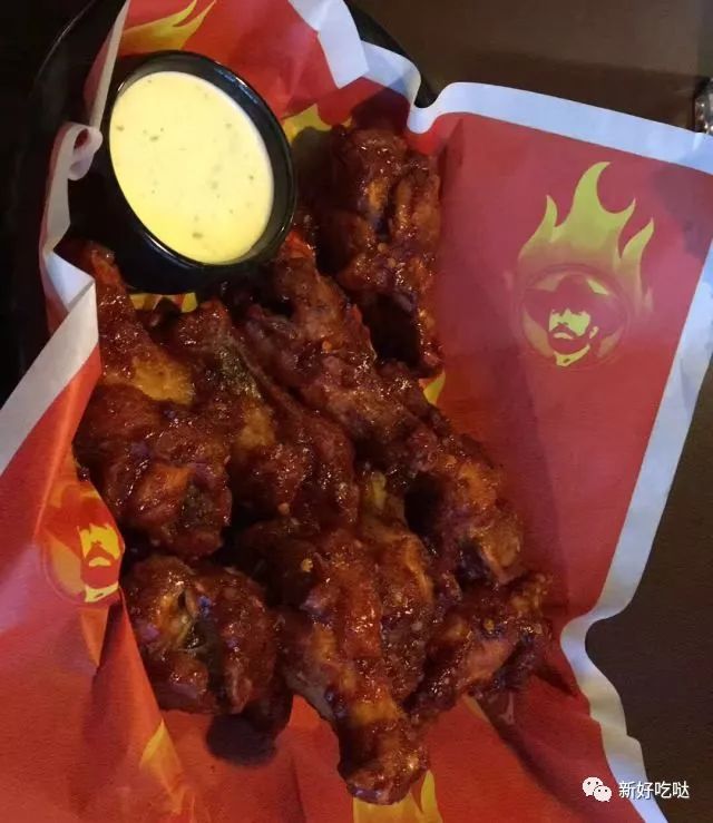 逛吃｜足球宝贝变身留俄食探笑成桃花眼跟着美女小姐姐吃遍世界杯