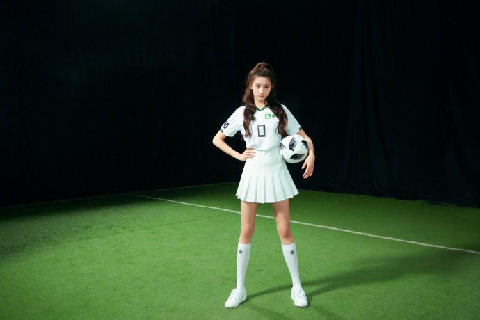 关晓彤清纯美女图片,女明星气质关晓彤