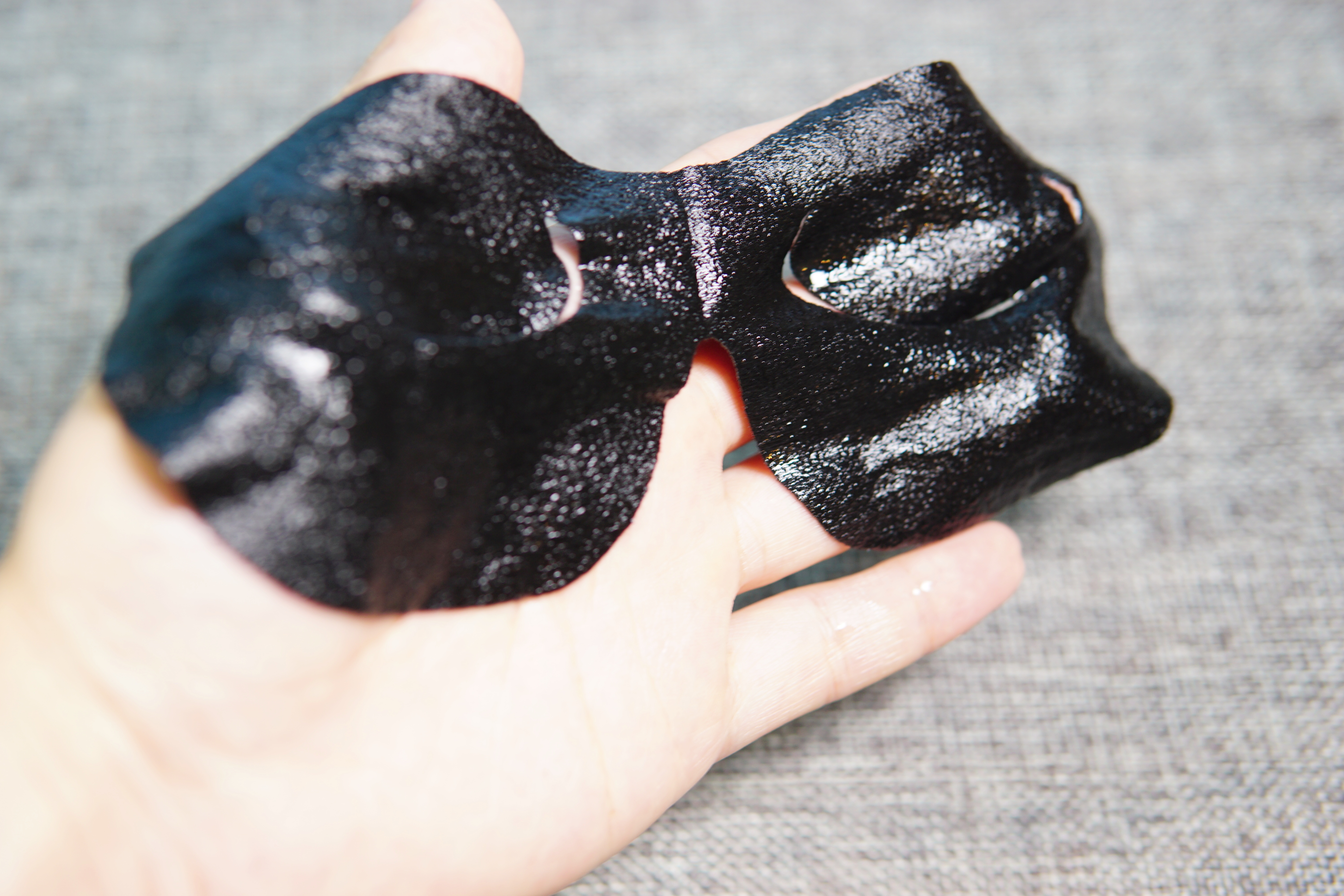 用了眼膜黑眼圈更重了,用了好多眼膜眼睛周围还是好干