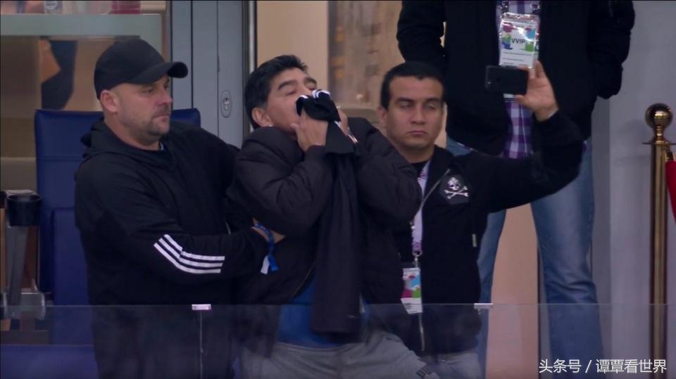 41岁高中毕业51岁当总统,他才是跨界最成功的前世界足球先生