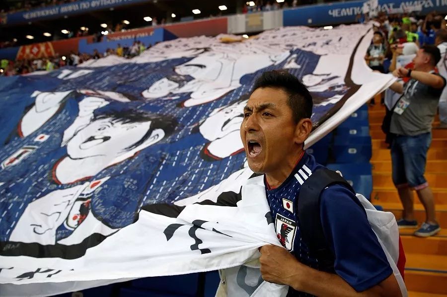 内马尔迷弟梅西,内马尔梅西姆巴佩巴黎受欢迎