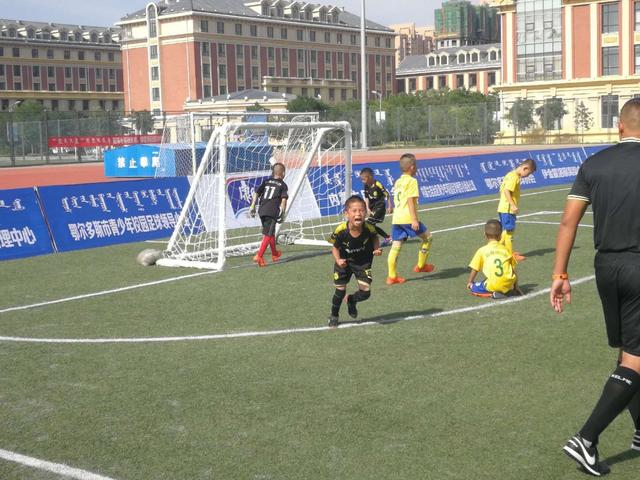 鄂尔多斯儿童足球,足球比赛小学生鄂尔多斯