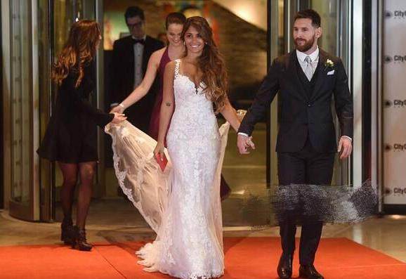 C罗的女友、内马尔的女友、梅西女友谁更美？网友：梅西女友耐看