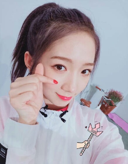 孟美岐眼影单眼皮,孟美岐猫眼妆画法