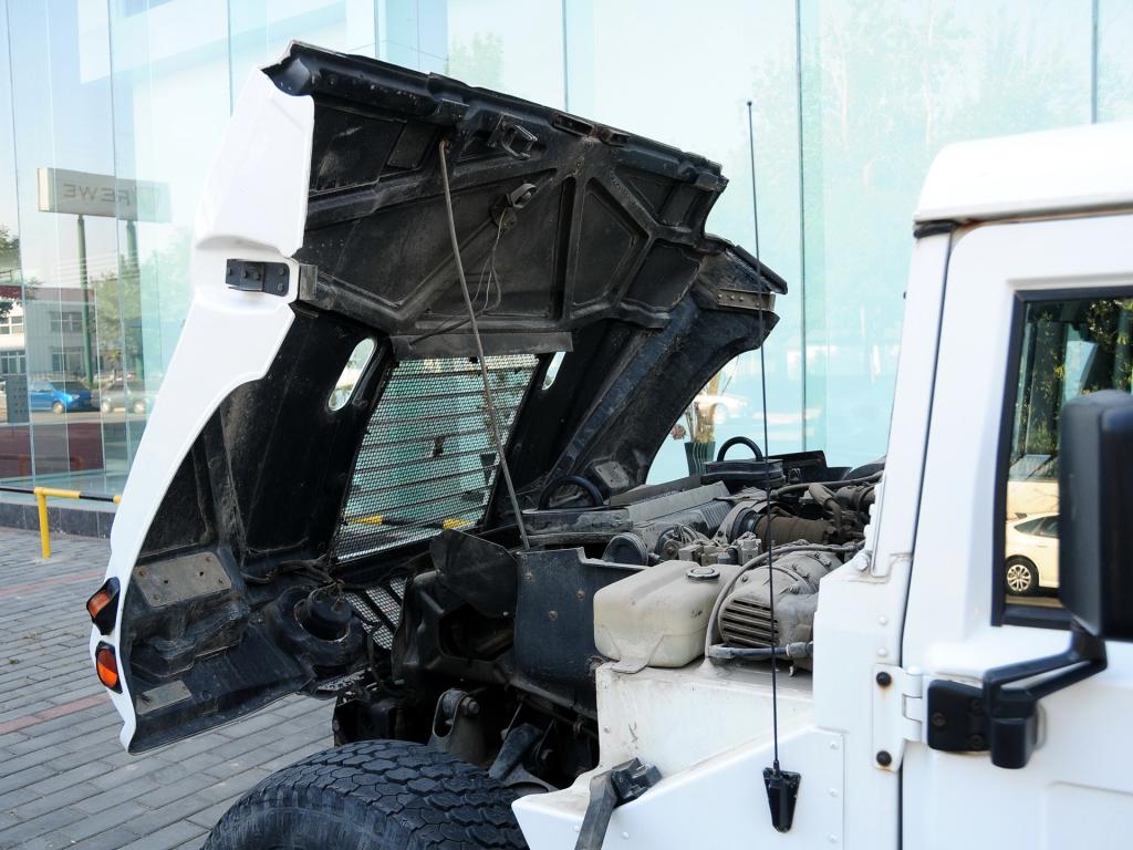 防弹越野车悍马h1皮卡,悍马h1越野车碰撞测试