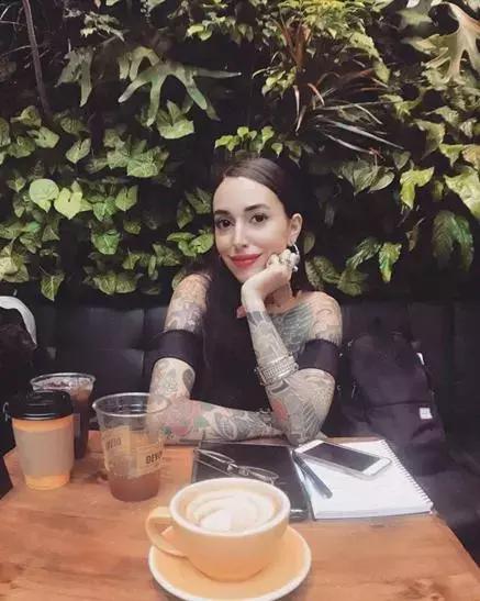 空姐可以纹身么,空姐可以纹身吗