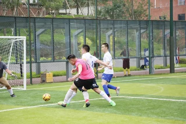 竞技绿茵,重庆高新区足球代表队