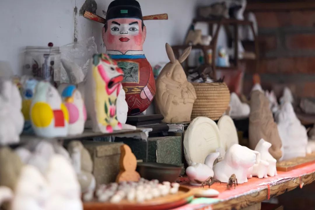 国际设计师们排队只为买这一块泥？在北京见着TA，都得叫“爷”！