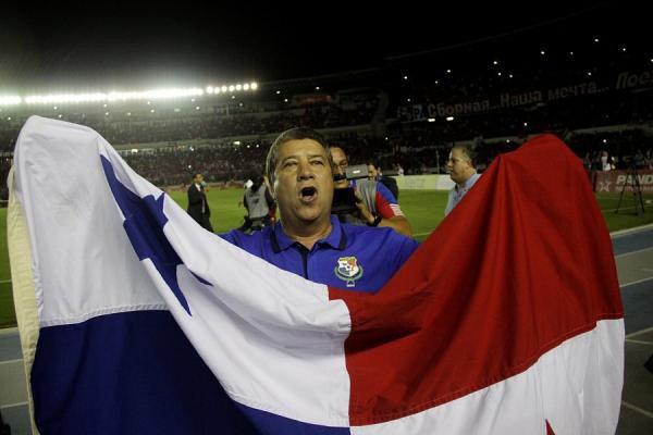 世界杯足球感人瞬间球员受伤,2022世界杯感动落泪的视频