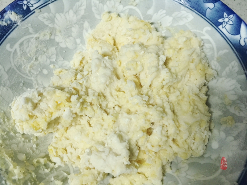 正宗酥香小油条,小油条香酥蓬松的做法用膨松剂