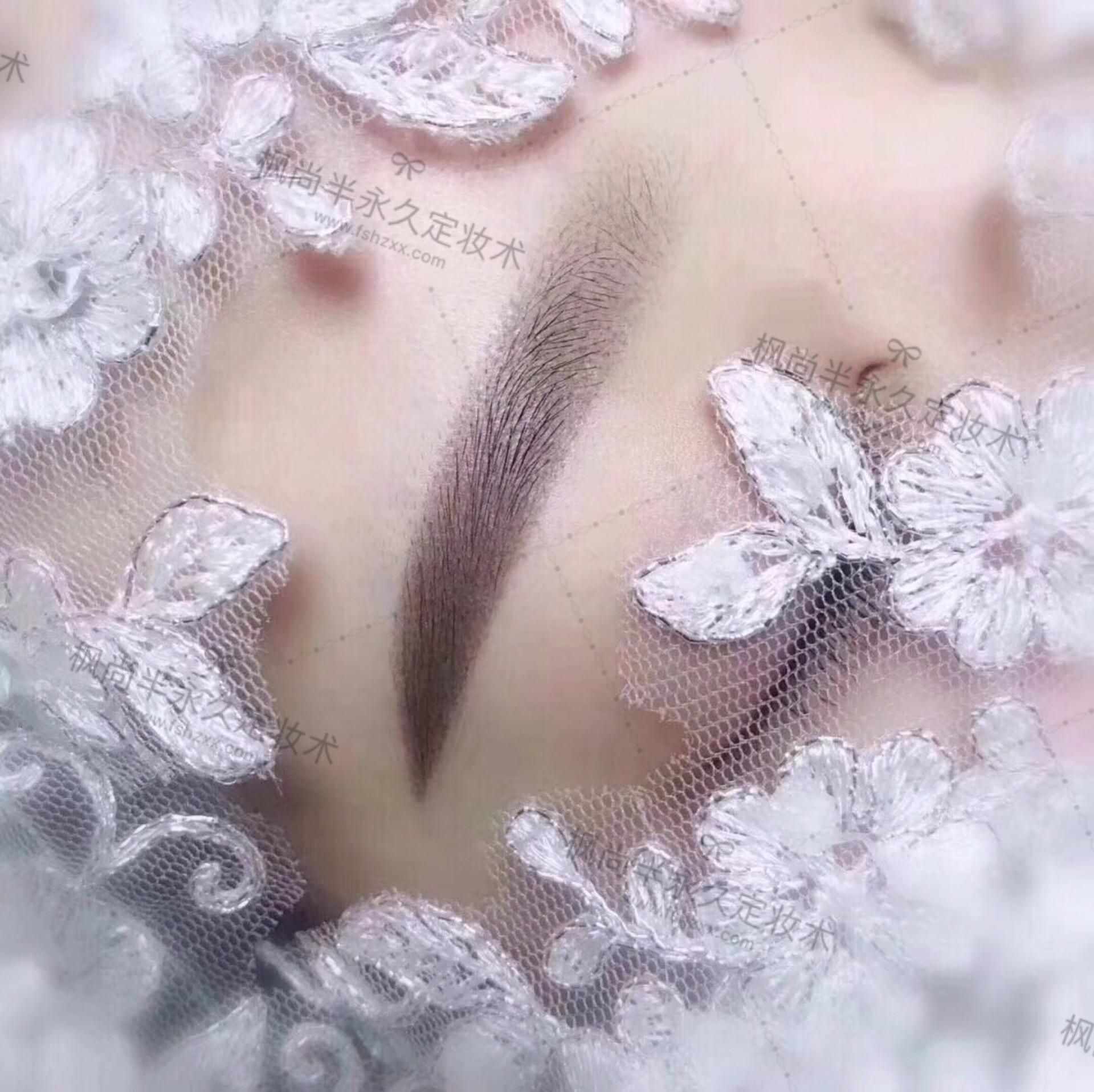 线条眉和丝雾眉的区别哪个好看,雾眉线条眉和丝雾眉区别