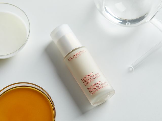 20岁女性胸部下垂松弛外扩,胸外扩下垂松弛有什么补救方法