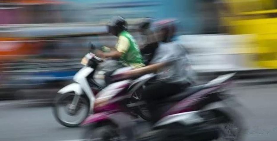 游船侧翻2人遇难,泰国普吉游船倾覆事件