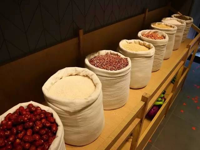 郑州新田360广场国贸店美食,郑州好吃的美食国贸