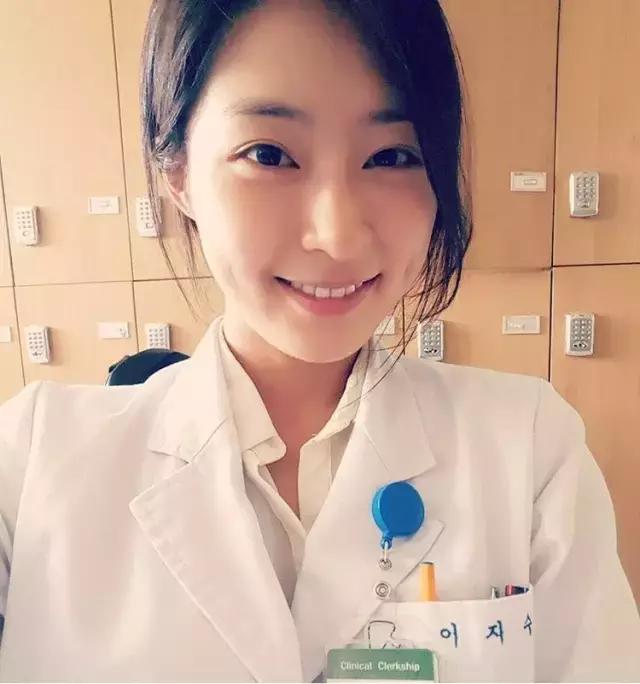 健身的女人穿衣服后效果,健身的女生穿瘦身的衣服