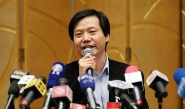 小米香港上市，雷军始终不忘最初的100名米粉，不愧是良心企业家