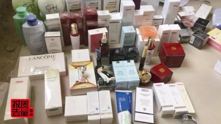 央视曝光!15万件假化妆品被查!终于曝光店铺名字了!造假者竟花110万搞高仿包装,月入20万!称以前做代购太辛苦,赚的很少……