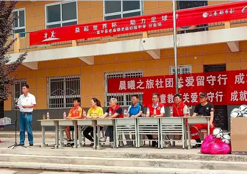 和梅西一起踢球是什么感觉,和梅西踢的一个老将