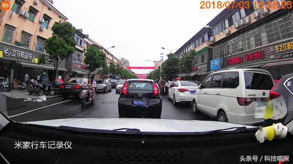 后视镜挂式行车记录仪全高清,电子内后视镜带行车记录仪