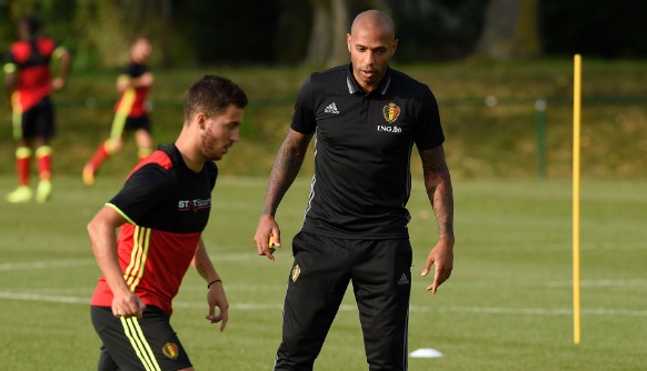 亨利满眼都是20岁的影子,32岁的亨利眼里全是22岁的影子