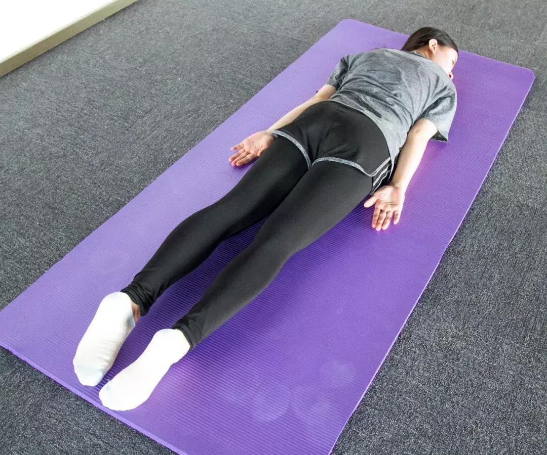 女人怎样锻炼能让背变薄,背痛可以做什么操