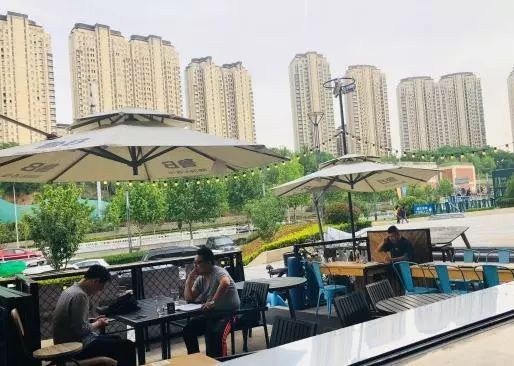 青岛高新区可以看球的餐厅,青岛专门看球的餐厅