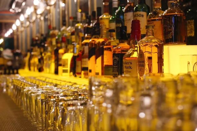 青岛高新区可以看球的餐厅,青岛专门看球的餐厅