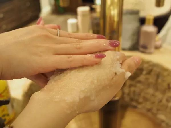 最好用的身体磨砂膏推荐,真正能去鸡皮疙瘩的磨砂膏测评