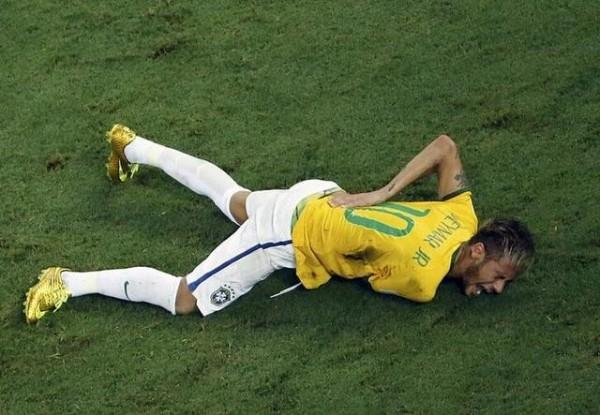 内马尔假摔梗,内马尔坑人视频